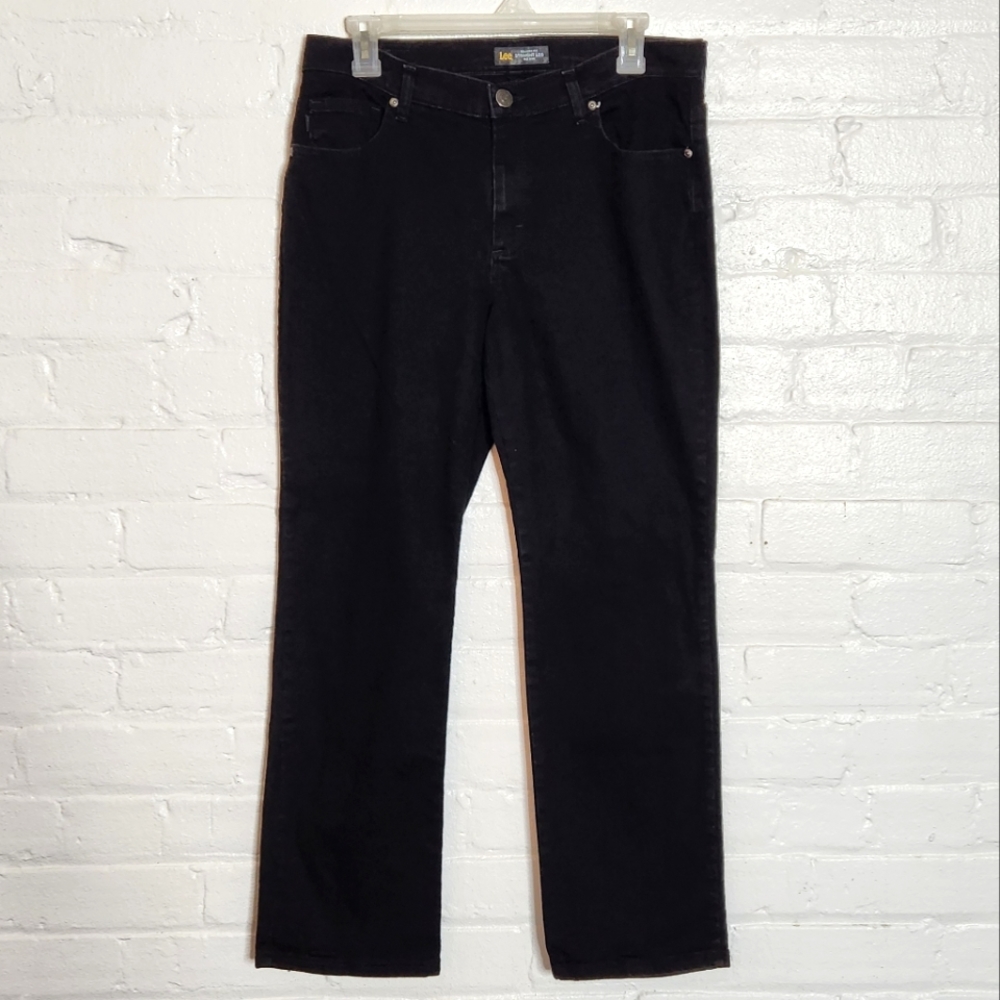 Lee Relaxed, Straight Fit, Mid Rise Jeans